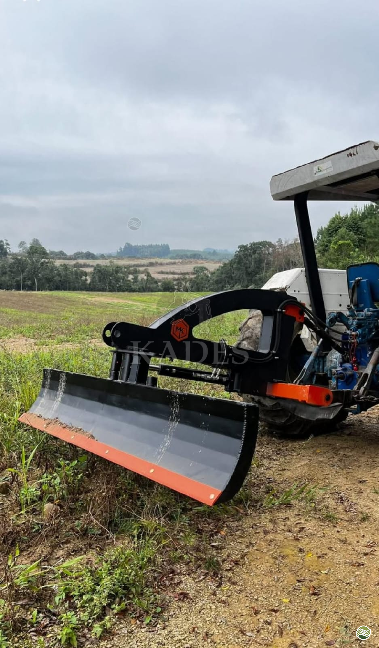 IMPLEMENTOS AGRICOLAS LÂMINA TRASEIRA Kades Central De Máquinas CACADOR SANTA CATARINA SC